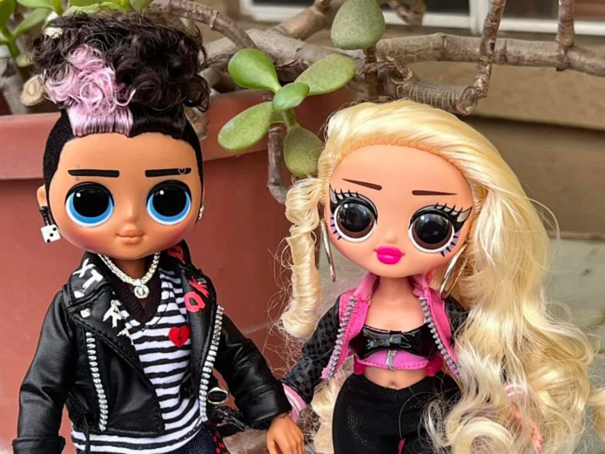 LOL OMG Movie Magic 2-pack dolls set with Tough Dude and Pink Chick dolls in real life pictures