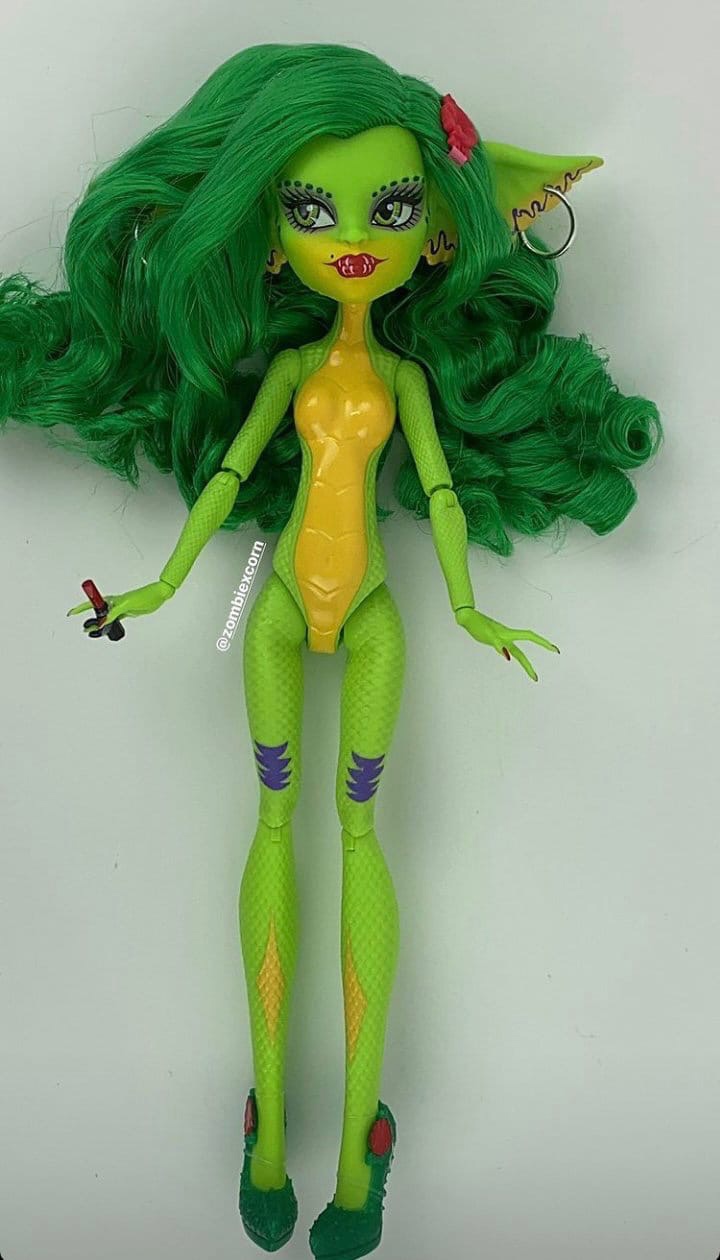 monster high greta gremlin doll body