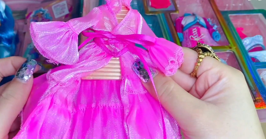 LOL OMG Queens dolls Splash Beauty doll unboxing