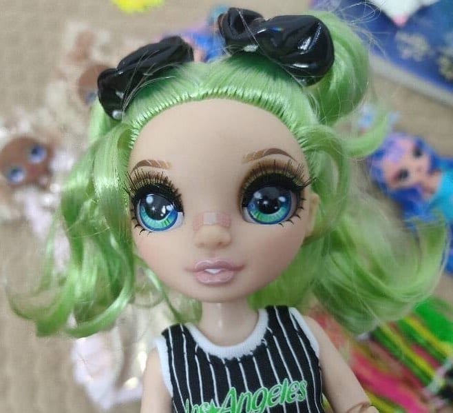Rainbow High Junior High Jade doll