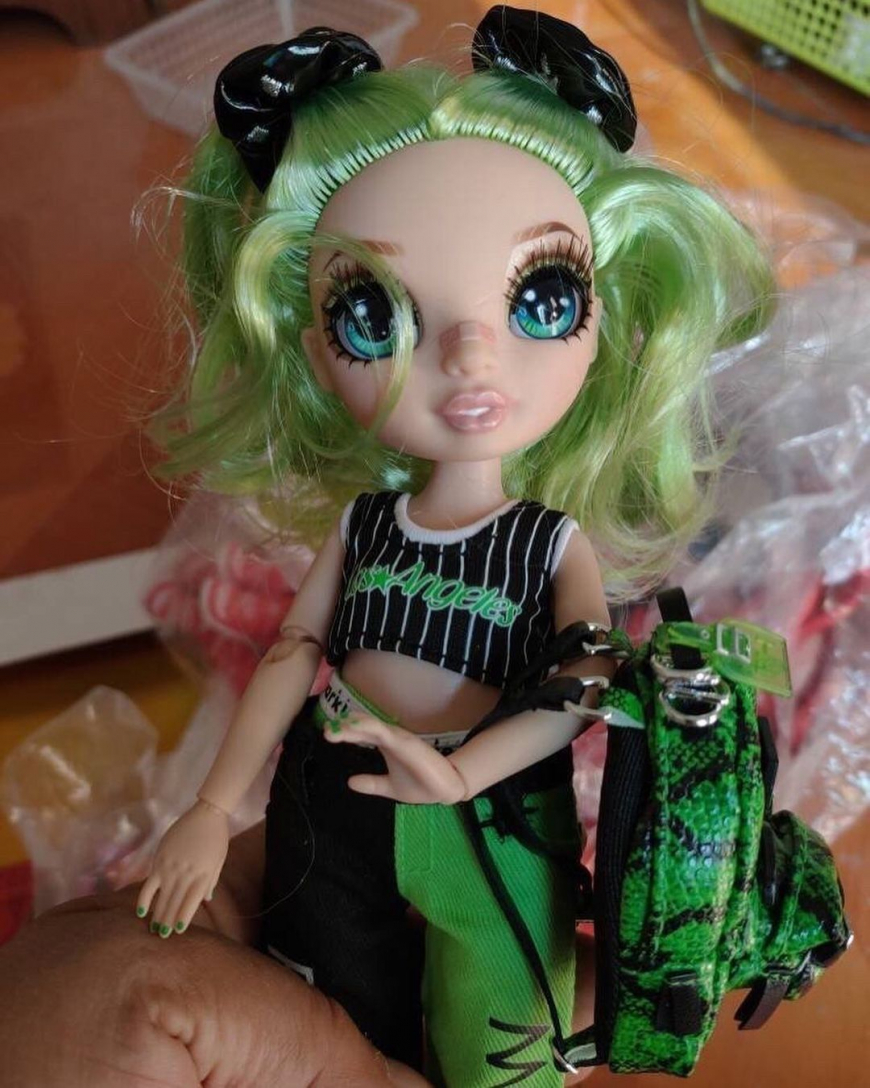 Rainbow High Junior High Jade doll new picture