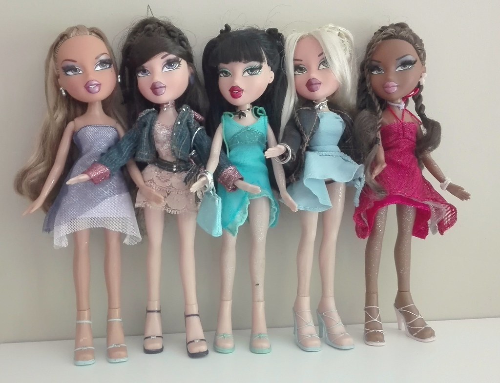 Bratz 2022 Girlz Nite Out dolls 