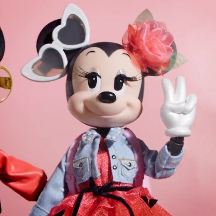 Disney Designer Collection Mickey and Minnie Valentine's Day 2022 dolls