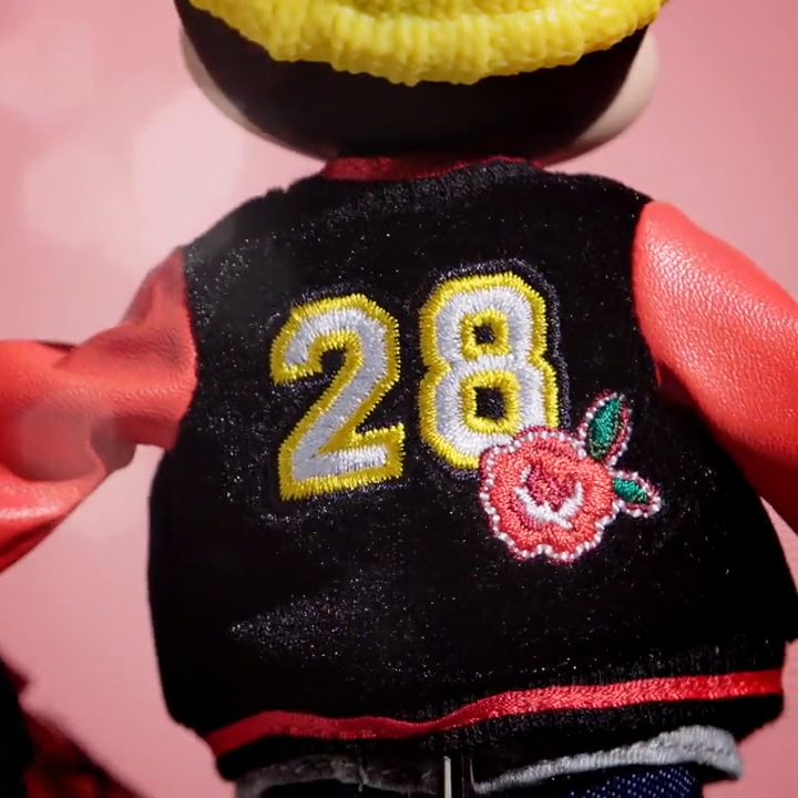 Disney Designer Collection Mickey and Minnie Valentine's Day 2022 dolls