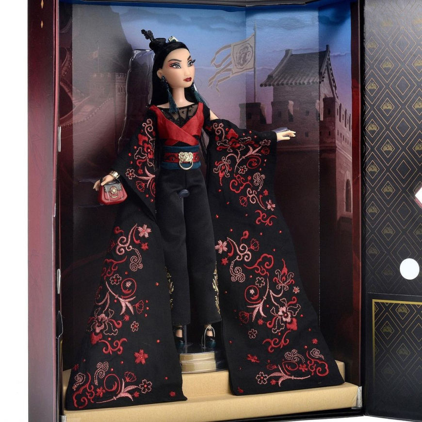 Mulan Limited Edition Disney Designer Collection 2022 doll