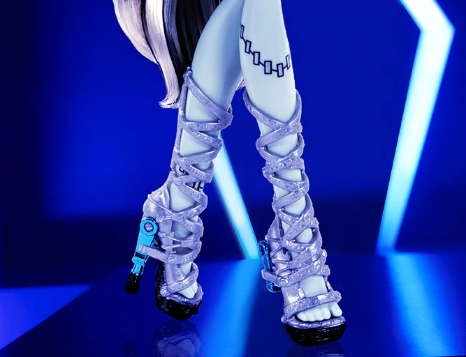 Monster High Haunt Couture Frankie Stein doll HGK12