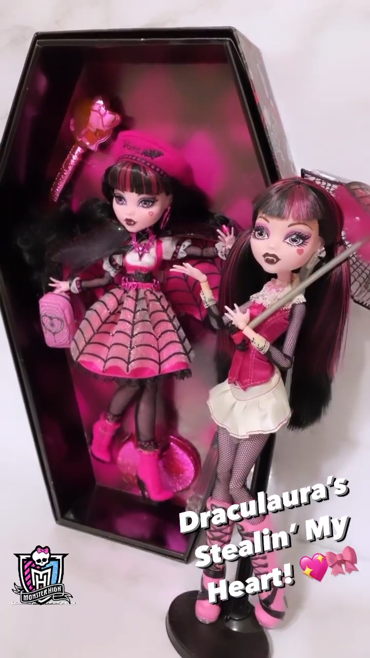 Mattel Monster High Haunt Couture Draculaura Doll - SS22 - US