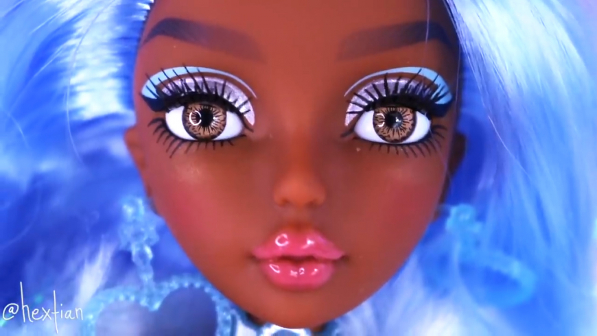 Mermaze Mermaidz Shellnelle doll makeup