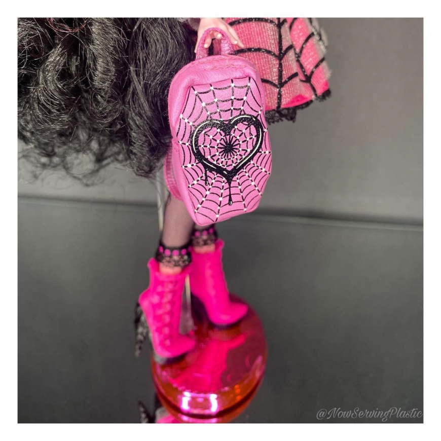 Monster High Haunt Couture Draculaura doll photos