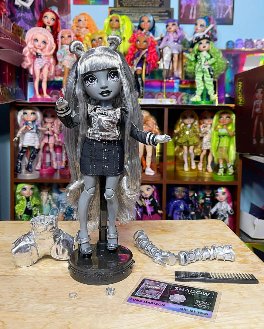 Shadow High Luna Madison doll