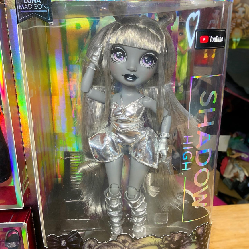 Rainbow High Shadow High Doll - Luna Madison