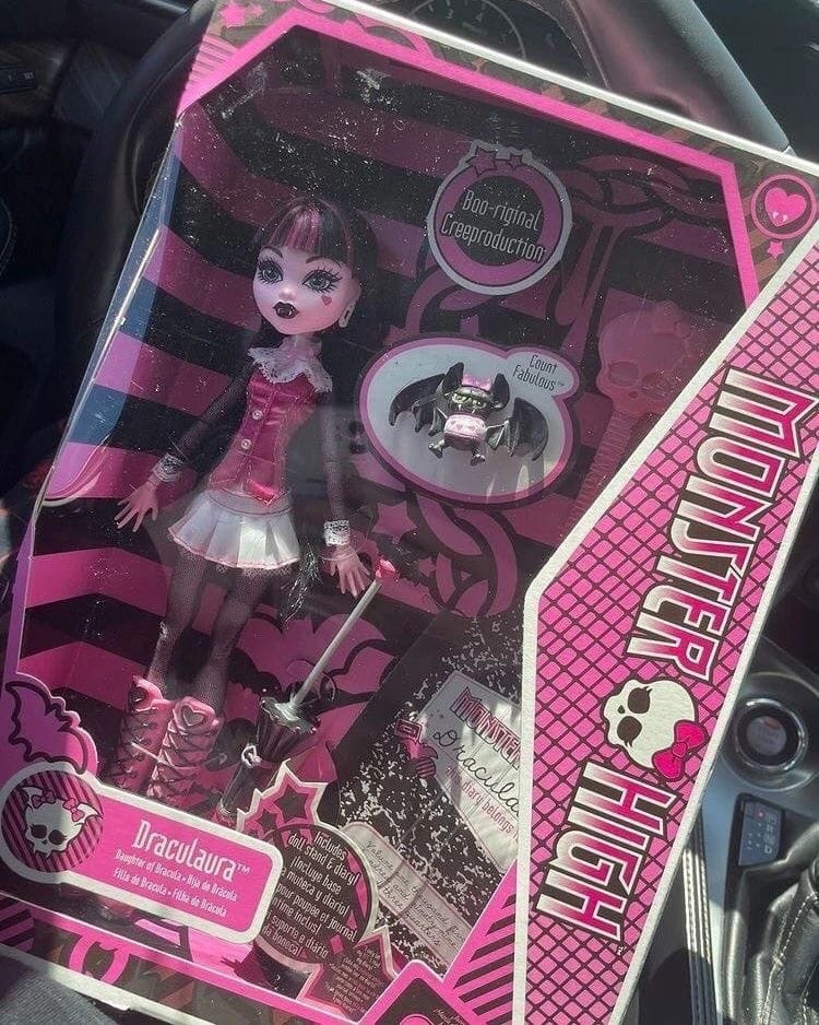 Monster High Draculaura Reproduction Doll With Doll Stand & Accessories,  New 2022