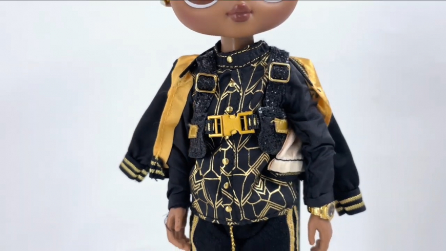 New LOL OMG Boy Prince Bee doll unboxing