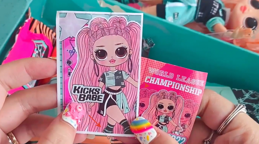 LOL OMG Sports Kicks Babe doll unboxing pictures