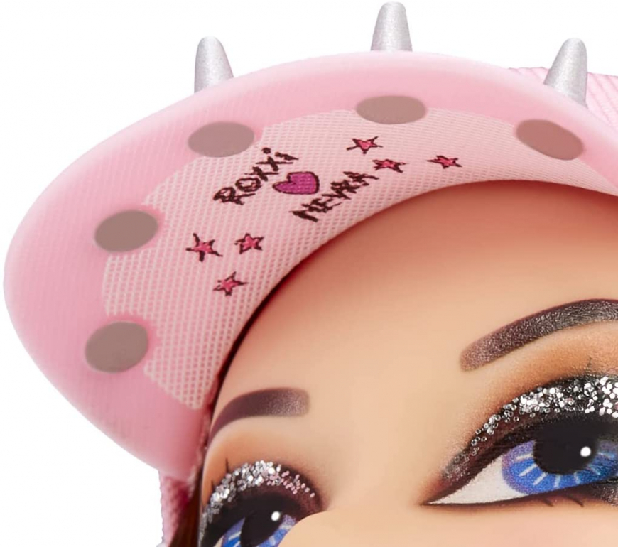 Bratz Designer Pride Dolls in details