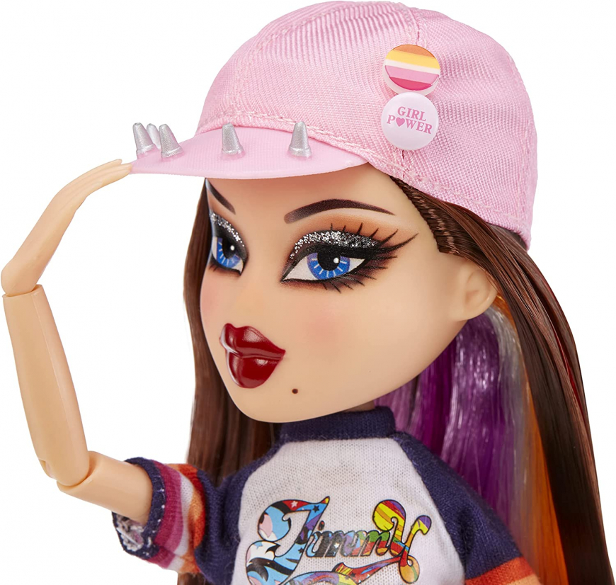 Bratz Designer Pride Dolls in details