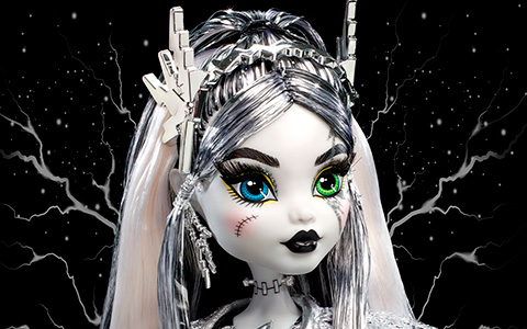 Mattel San Diego Comic-Con 2022 Monster High exclusive Frankie Stein Voltageous doll