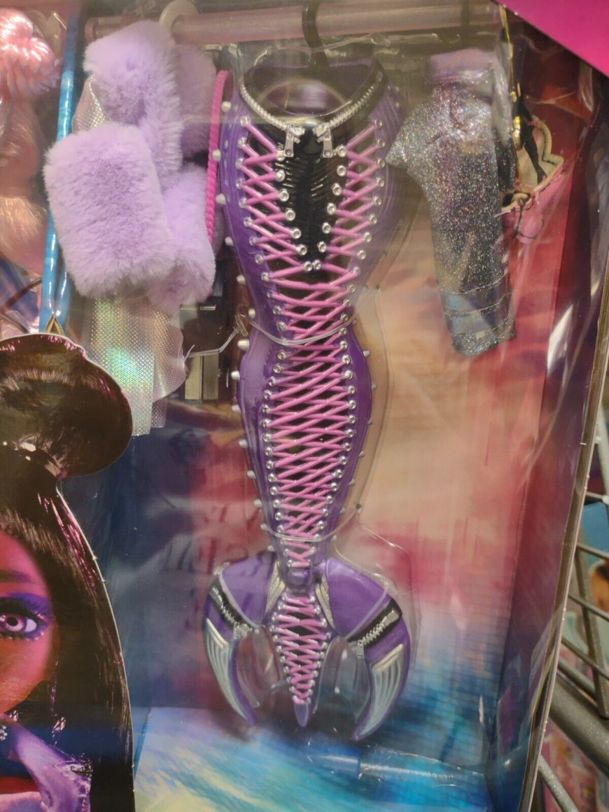 New Mermaze Mermaidz color change fashion fins doll Morra with a detachable tail