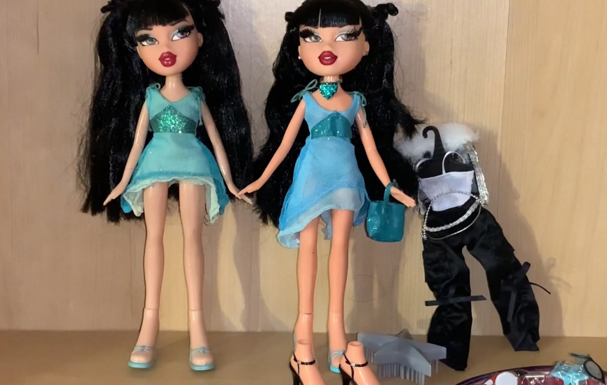 Comparison of the original Bratz Girls Nite Out and repro dolls