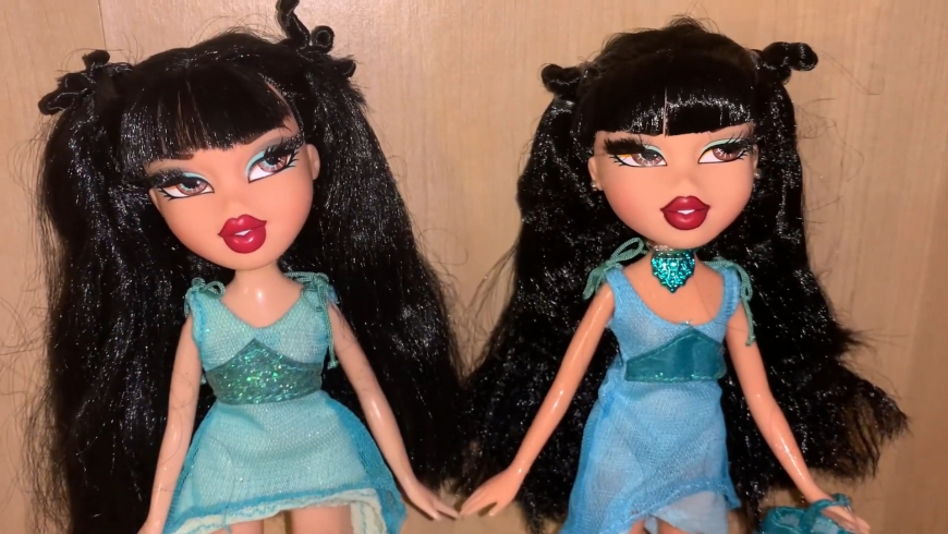 Comparison of the original Bratz Girls Nite Out and repro dolls