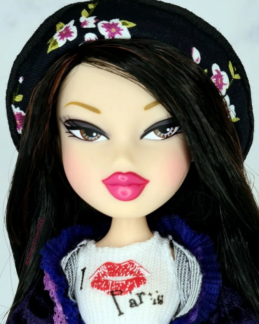 Bratz series 2 2022 Ooh La La Kumi doll