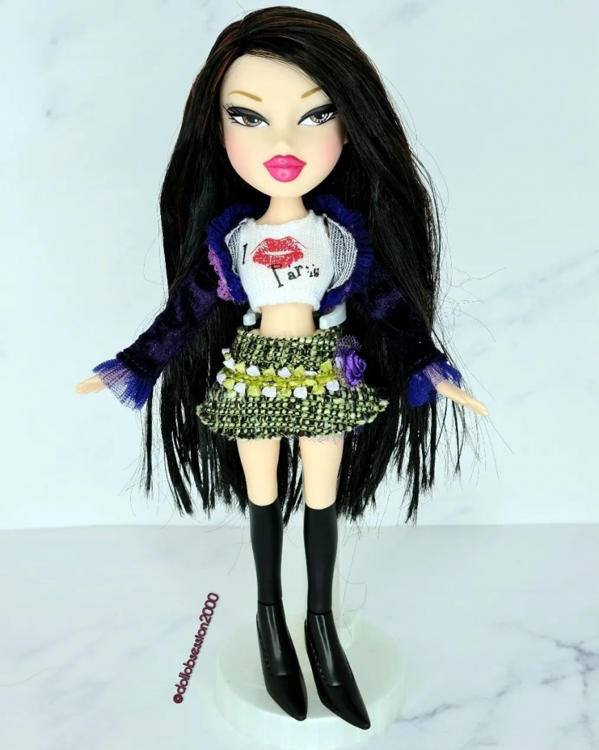 Bratz series 2 2022 Ooh La La Kumi doll