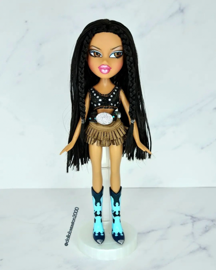 Bratz series 2 2022 Wild Wild West Kiana doll