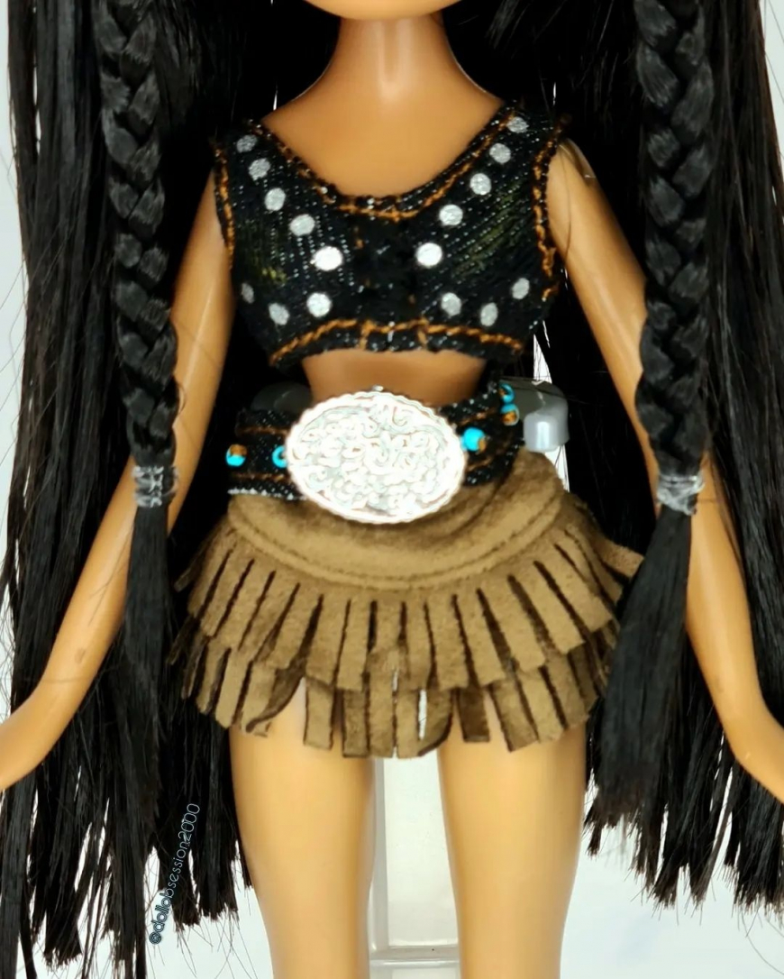 Bratz series 2 2022 Wild Wild West Kiana doll