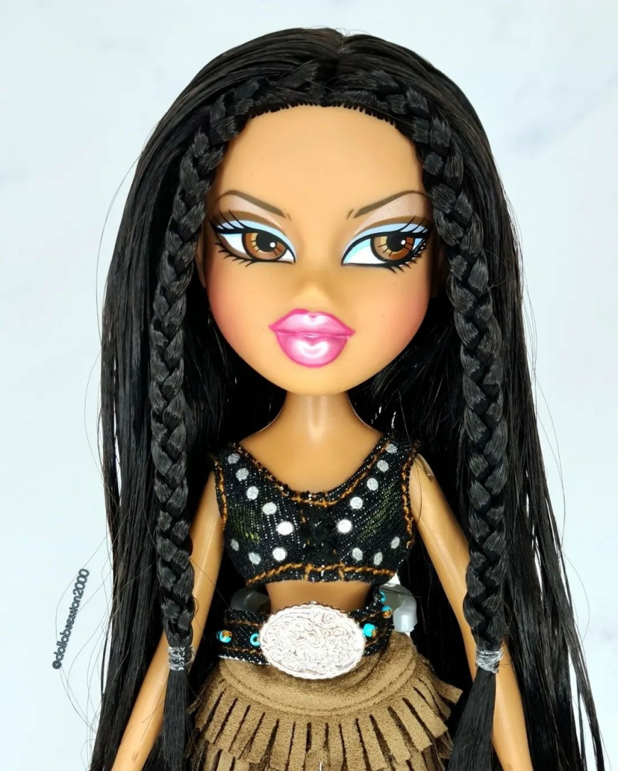 Bratz series 2 2022 Wild Wild West Kiana doll