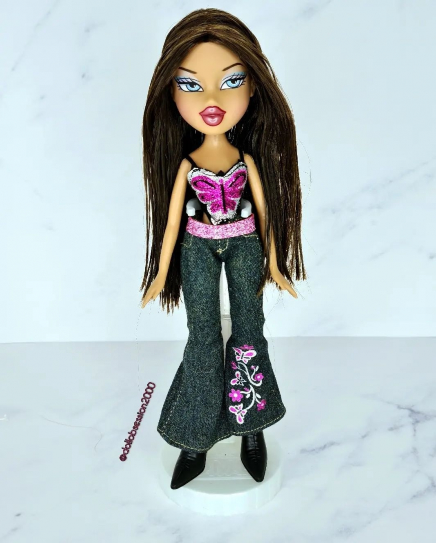 Bratz series 2 2022 Formal Funk Runway Disco Nevra doll