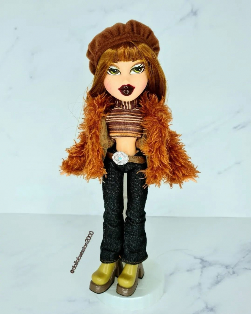 Bratz series 2 2022 XPress It! Meygan doll