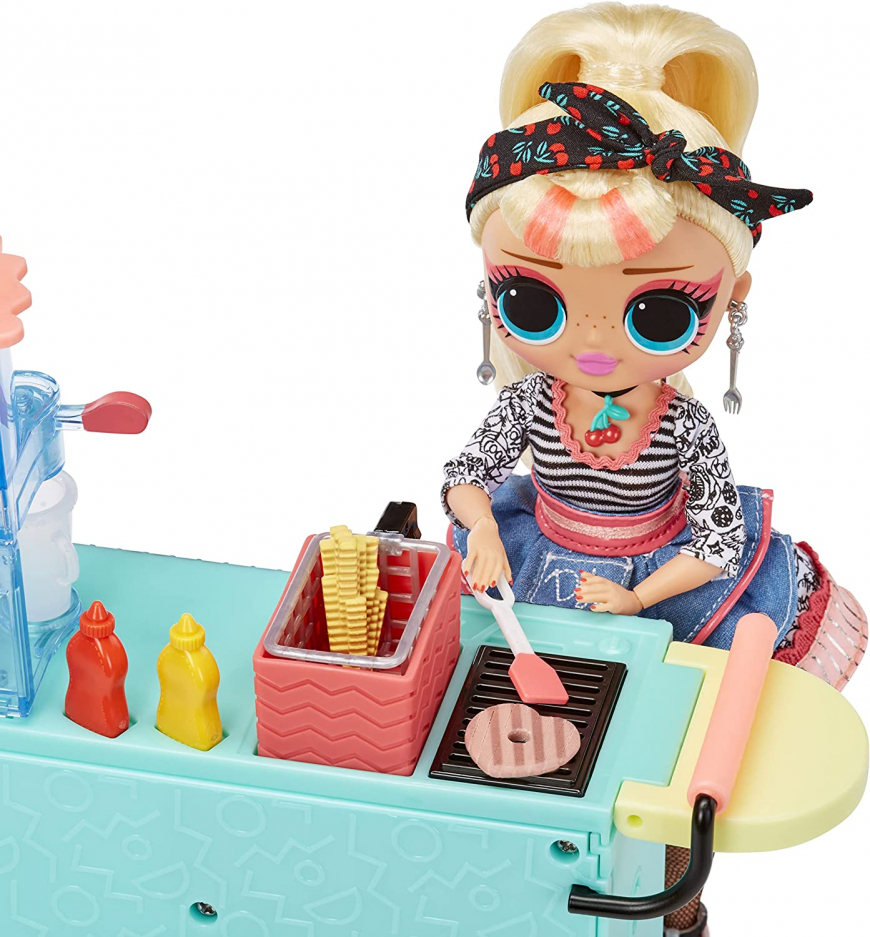 LOL OMG To-Go Diner playset with doll Miss Sundae