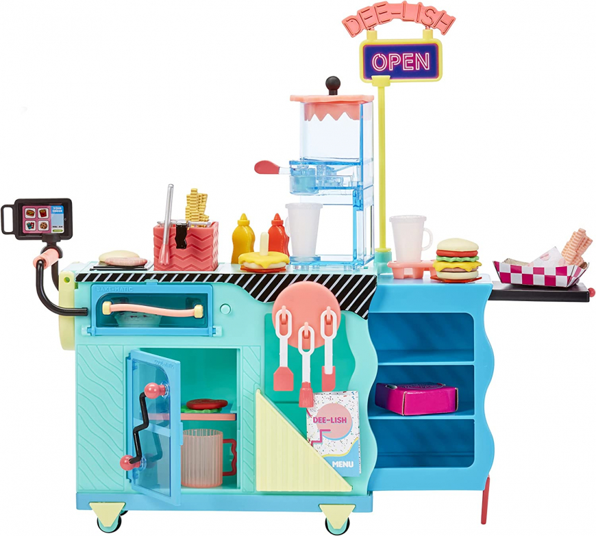 LOL OMG To-Go Diner playset with doll Miss Sundae