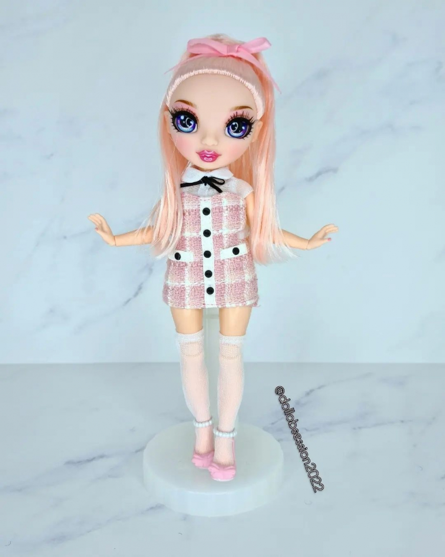 Rainbow High Junior High series 2 Bella Parker doll in real life photos