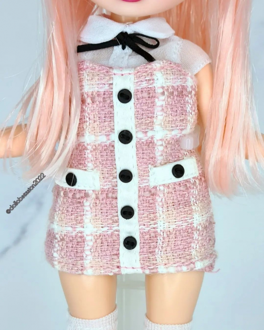 Rainbow High Junior High series 2 Bella Parker doll in real life photos