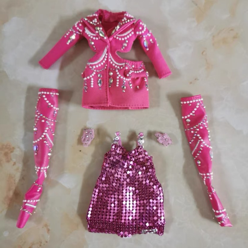 Rainbow High Paris Hilton collector doll outfits