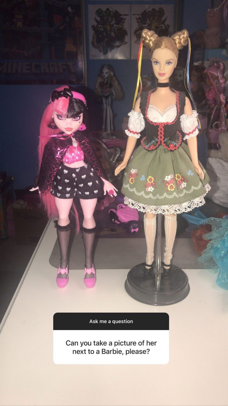 How does clothes from other dolls fits to new Draculaura?