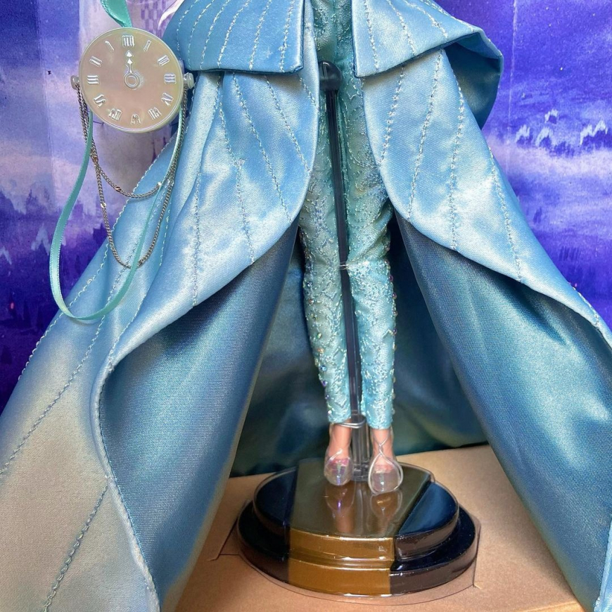 Disney Designer Collection Cinderella Limited Edition Doll in real life photos