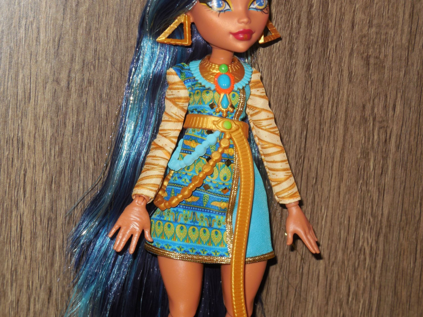 New Monster High 2022 Cleo de Nile doll out of the box