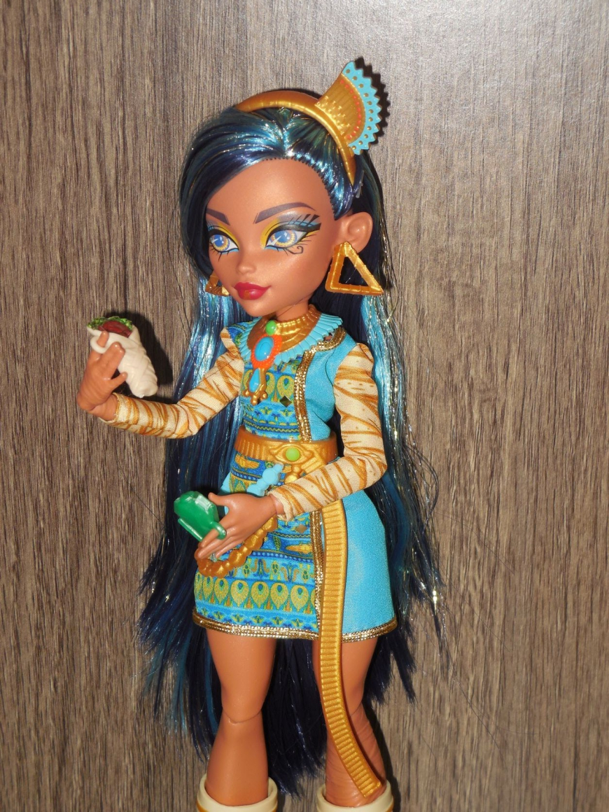 New Monster High 2022 Cleo de Nile doll out of the box