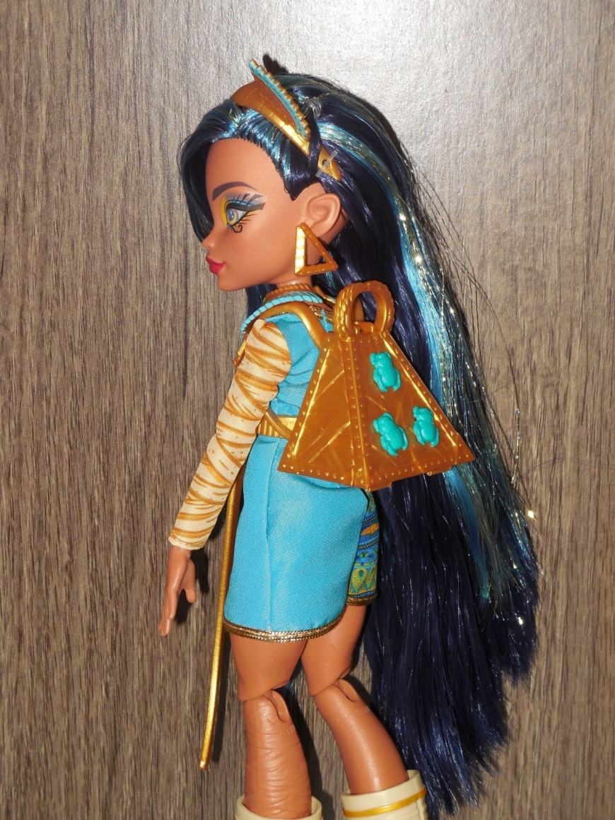 New Monster High 2022 Cleo de Nile doll out of the box