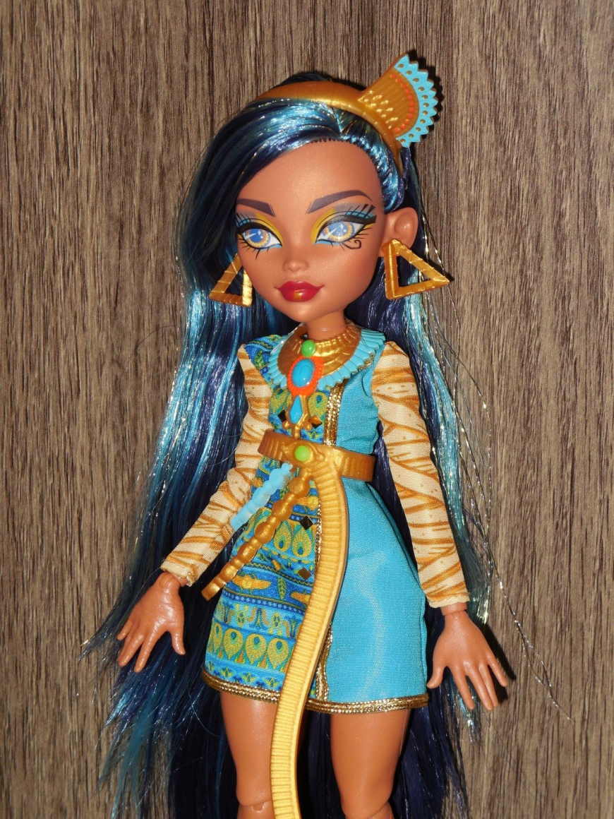 New Monster High 2022 Cleo de Nile doll out of the box