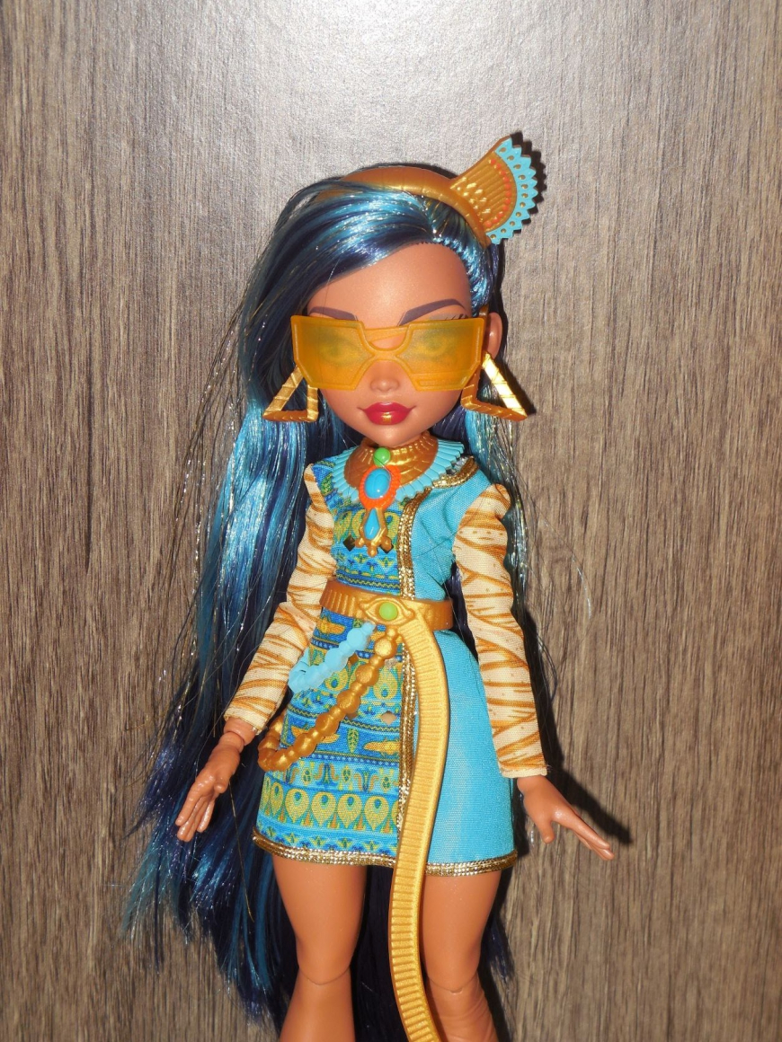 New Monster High 2022 Cleo de Nile doll out of the box