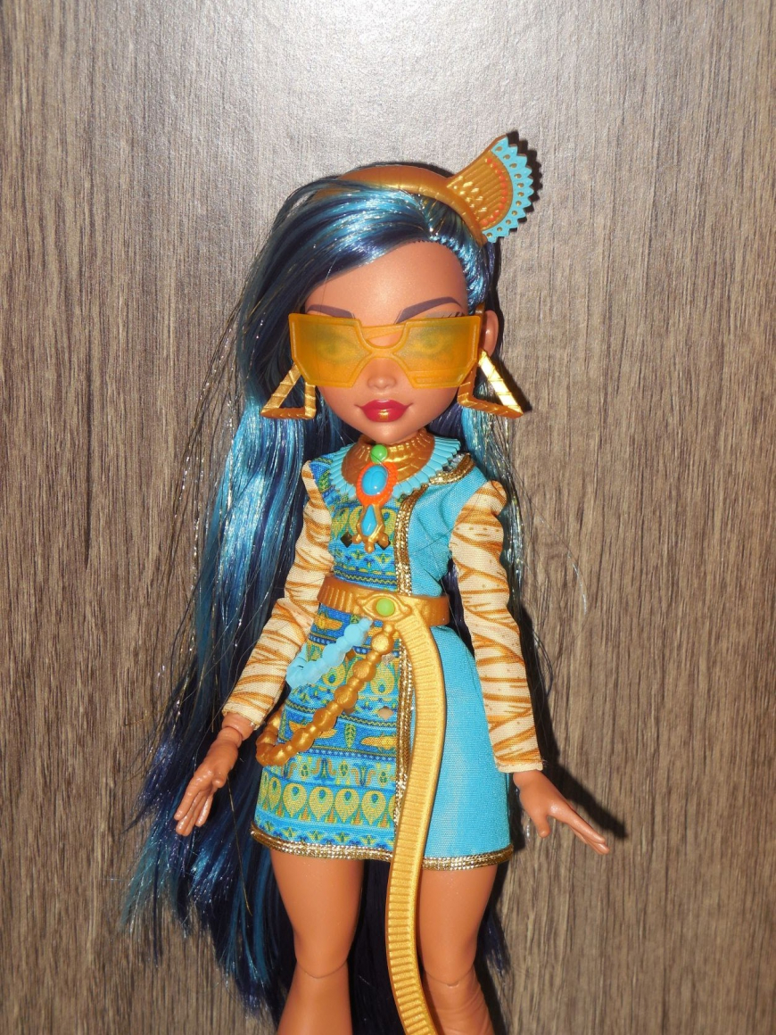 New Monster High 2022 Cleo de Nile doll out of the box