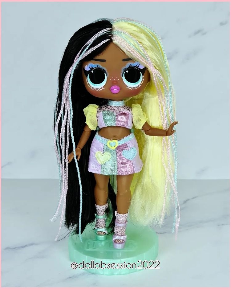 LOL Surprise Tweens series 4 Darcy Blush doll in real life