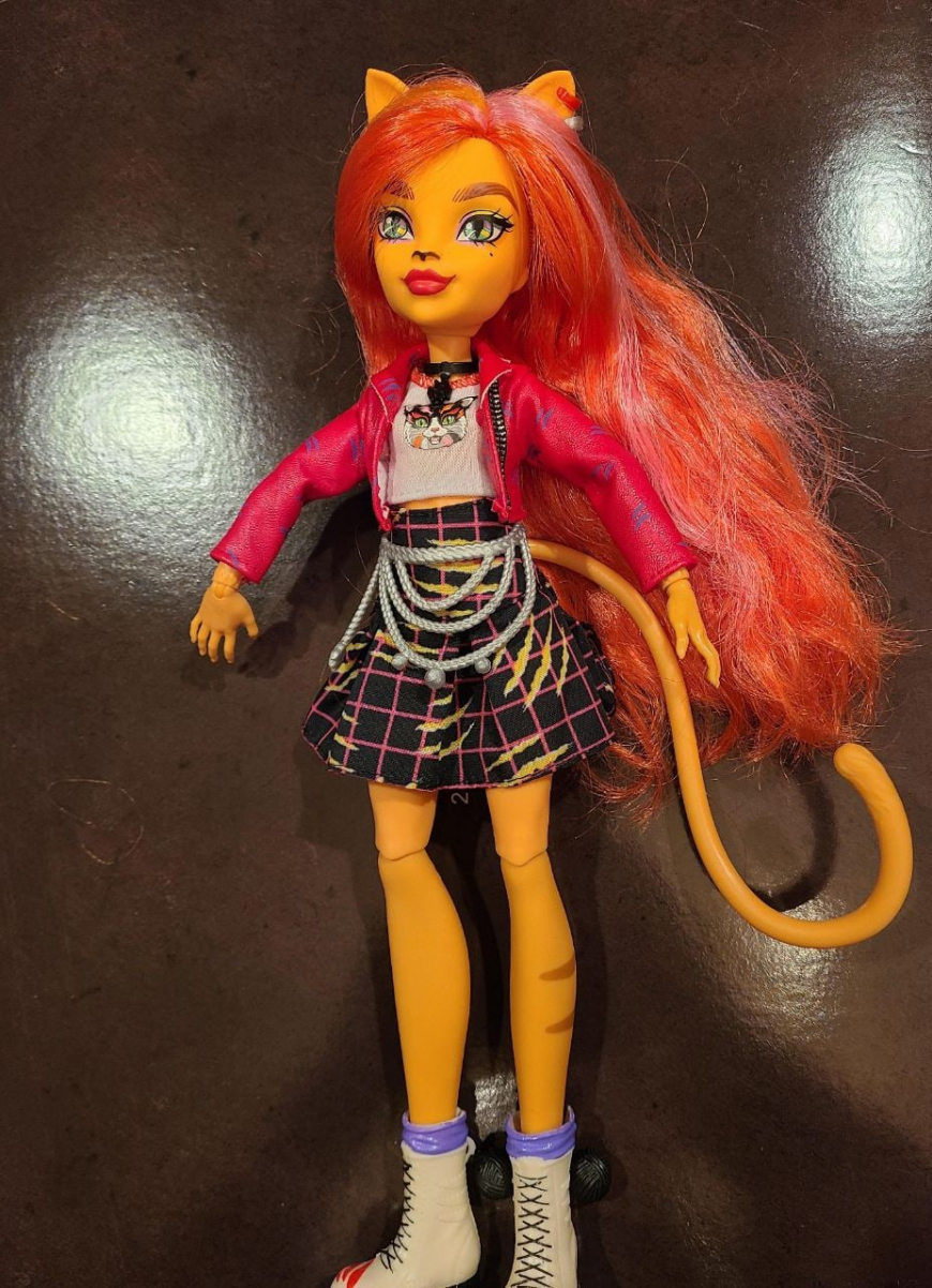 New Monster High 2022 Toralei Stripe doll (Walmart exclusive)