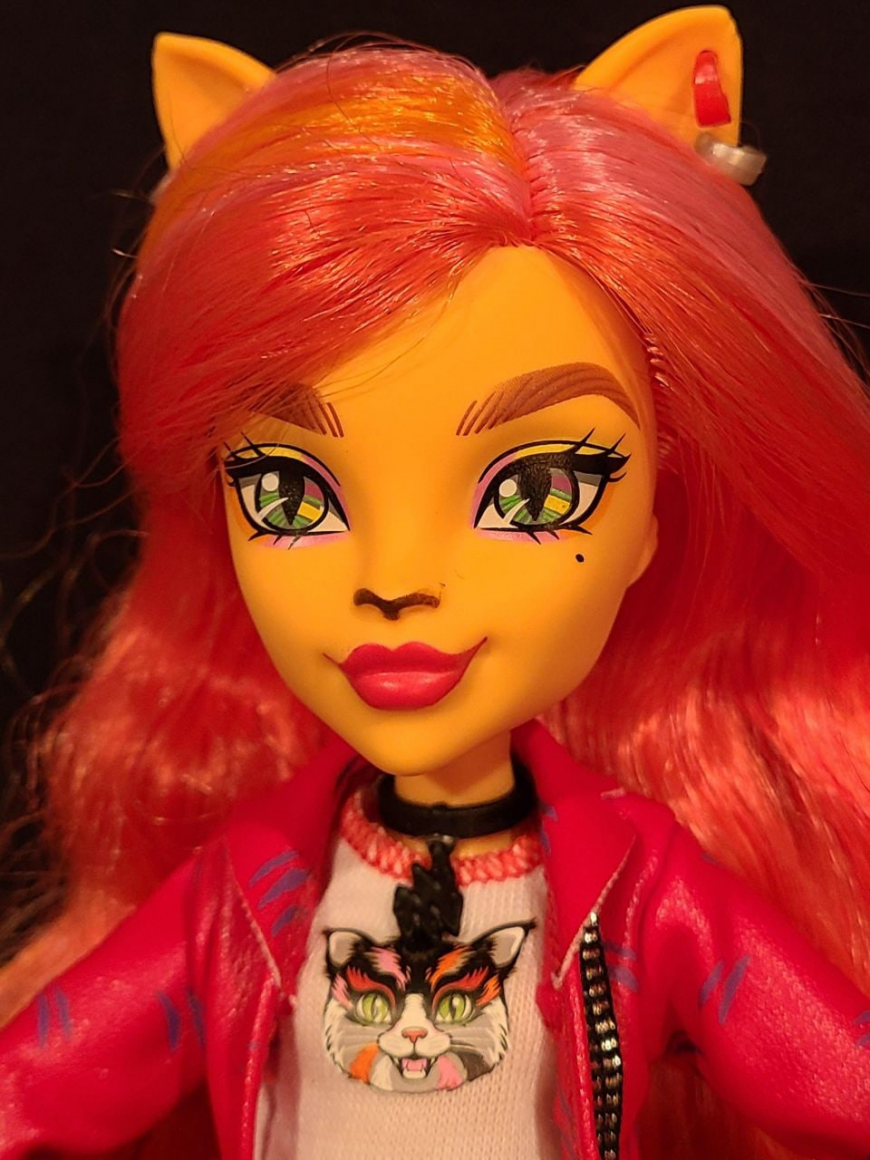 New Monster High 2022 Toralei Stripe doll (Walmart exclusive)