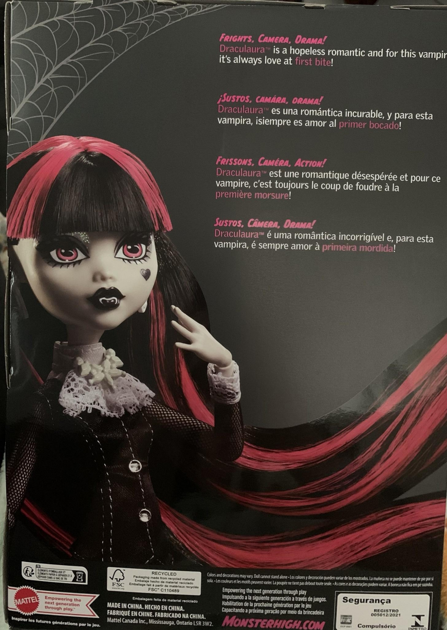 Monster High Reel Drama Black and White Draculaura doll