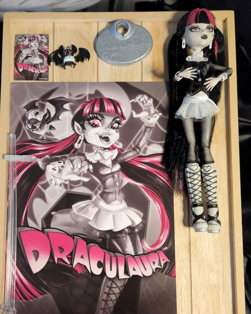 Monster High Reel Drama Black and White Draculaura doll in real life