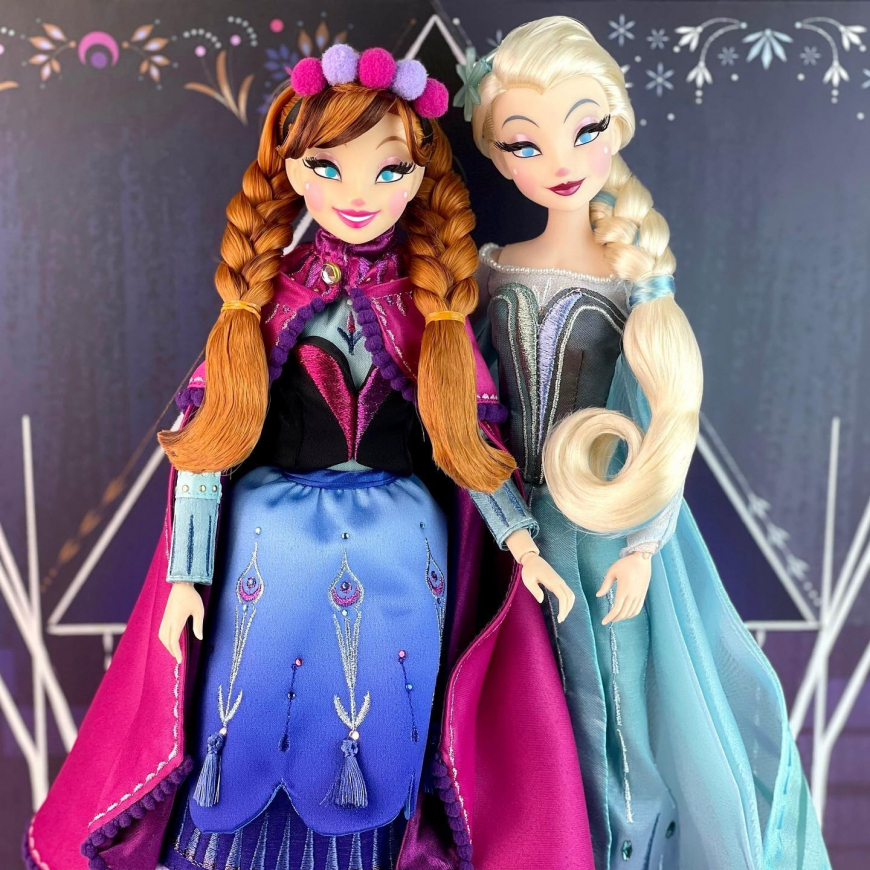 Disney Frozen Anna and Elsa Brittney Lee D23 2022 Limited Edition dolls in real life photos